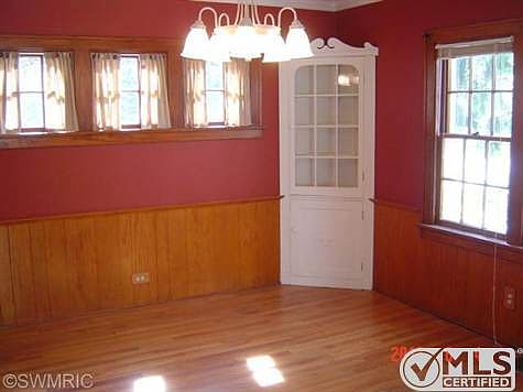 3rd image of 1595 Jerome St