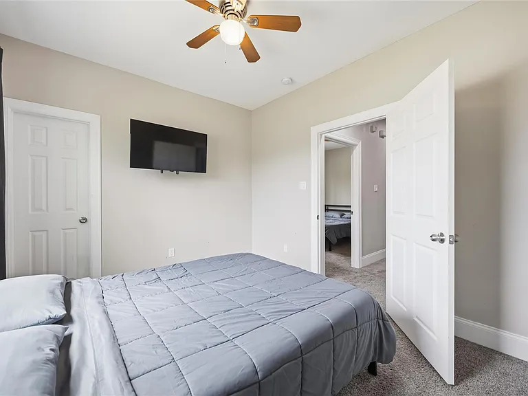 9320 Coffee St #B — Photo 16