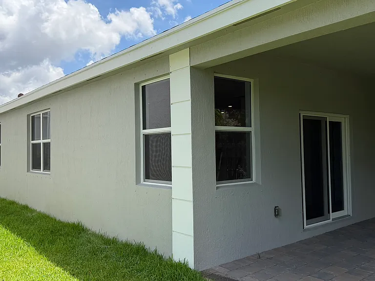 1872 NW 6th Ct — Photo 6