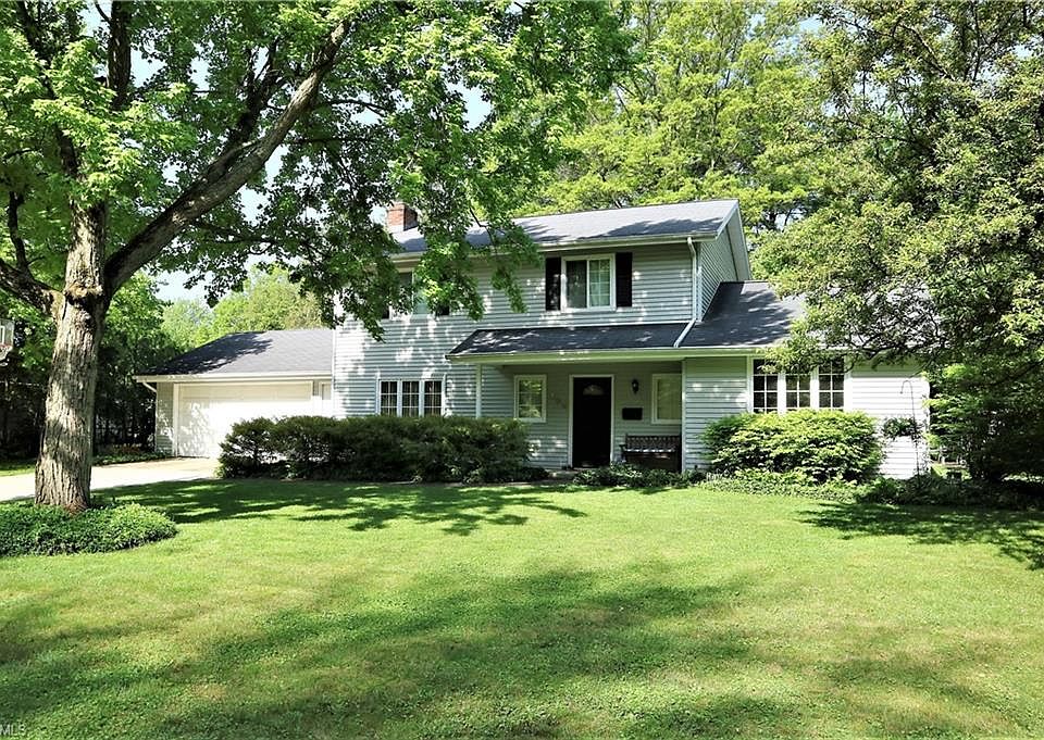 1st image of 124 Woodhaven Pl