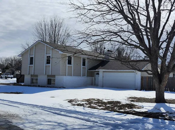 2653 S White Cliff Ln, Wichita, KS 67210