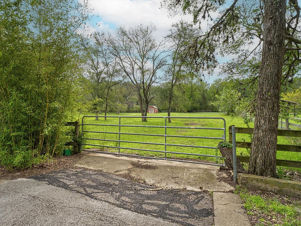 1st image of 7 Pillow Rd