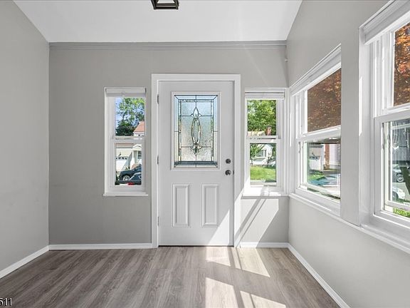 3rd image of 175 Colonial Rdwest