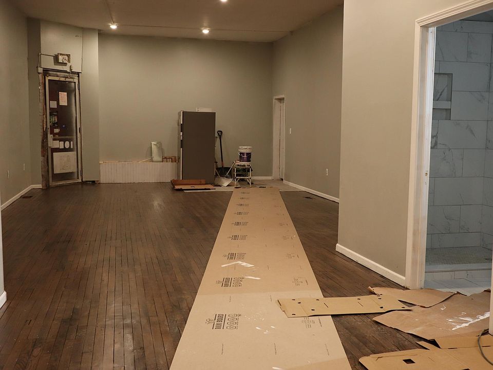 1st image of 958 N Avers Ave #1
