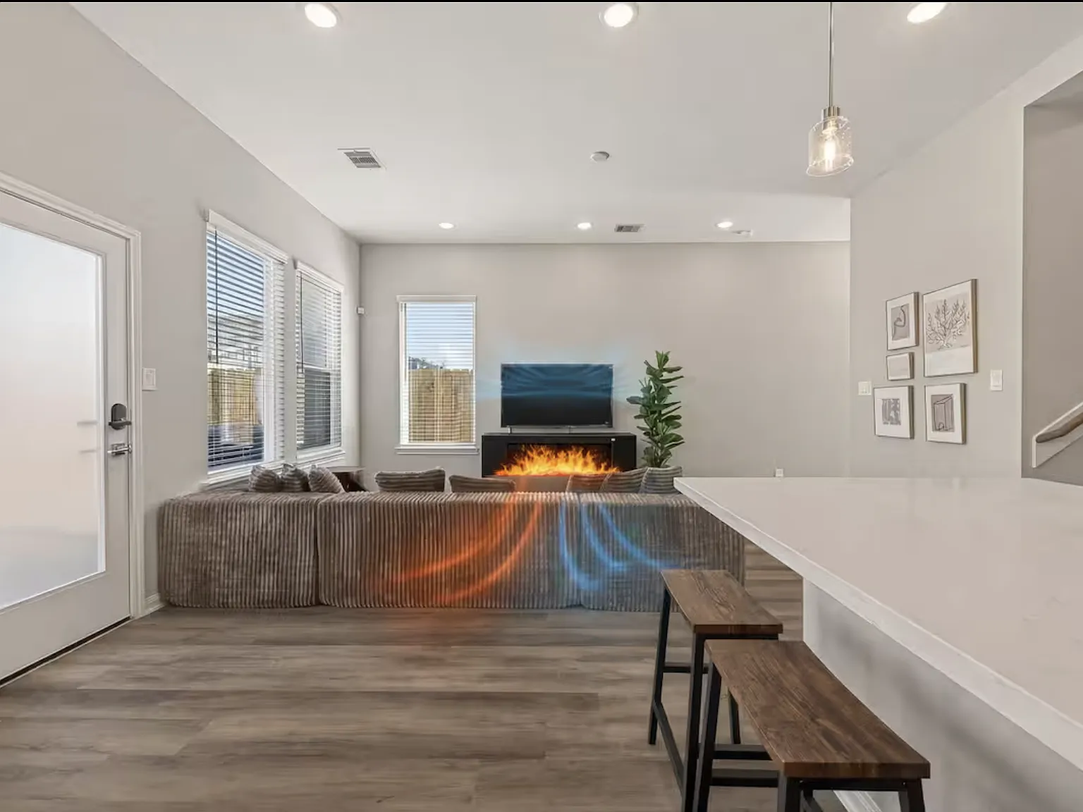 3 bed, 2.5 bath, 1620 sqft, $2,700 — Photo 4