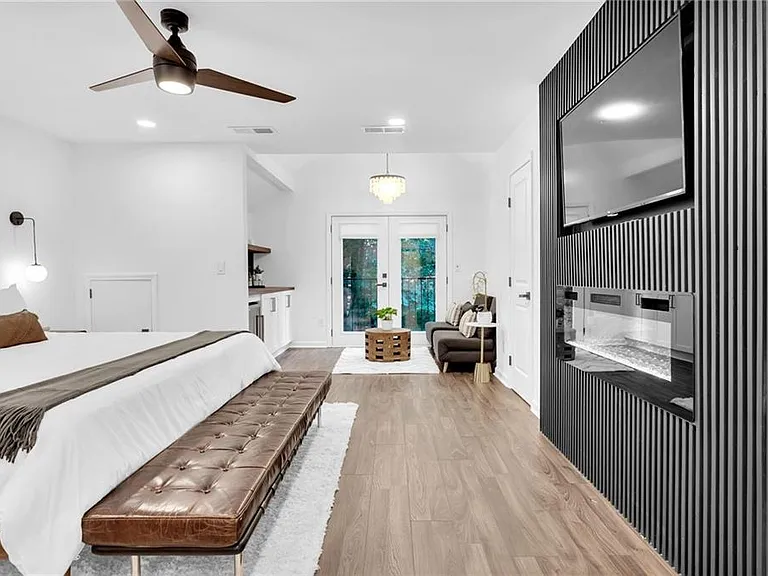 3882 The Ascent NE — Photo 4