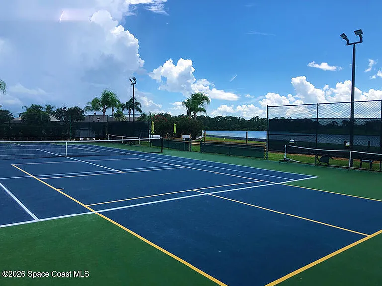 1610 Lago Mar Dr — Photo 33