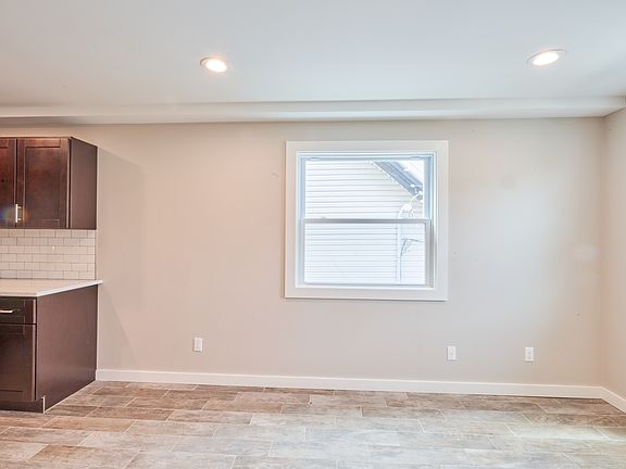 2nd image of 418 Beach 44th St #2