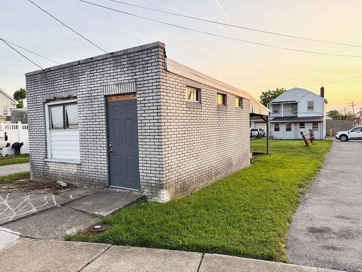 Building Photo - 428 Norway St