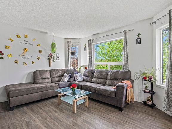 3rd image of 128 Brookview Way