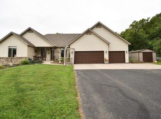 1628 Spring Creek Rd, Red Wing, MN 55066