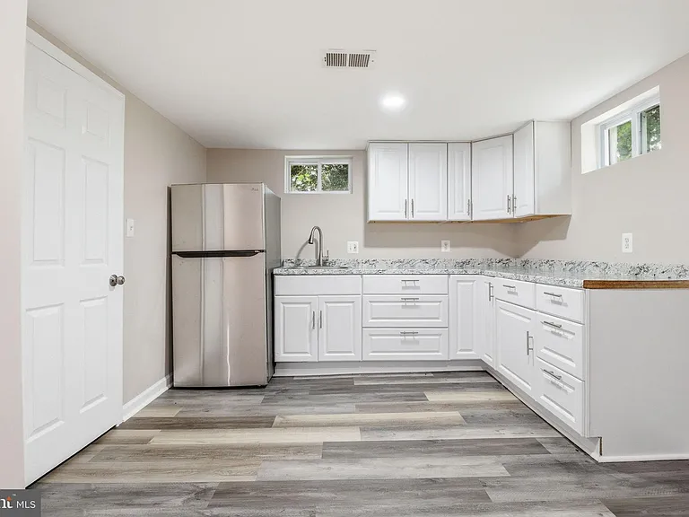 13206 Staggs Ct — Photo 25