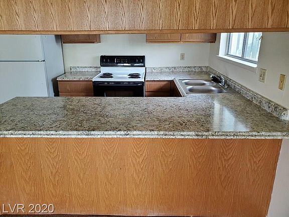3rd image of 4770 Roberta St Unit 1