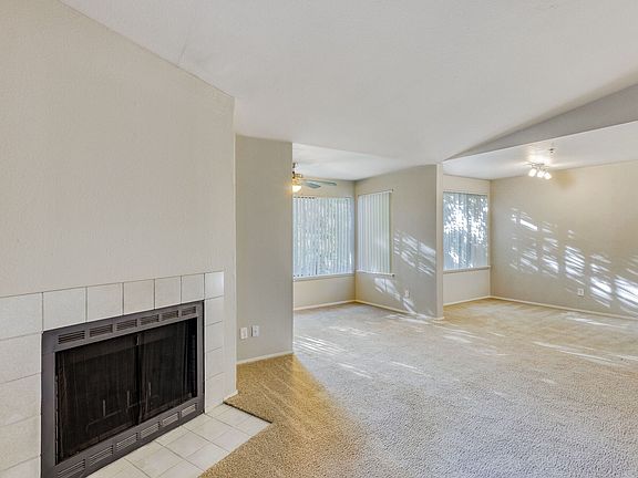 5th image of 952 SW Campus Dr #11-B2