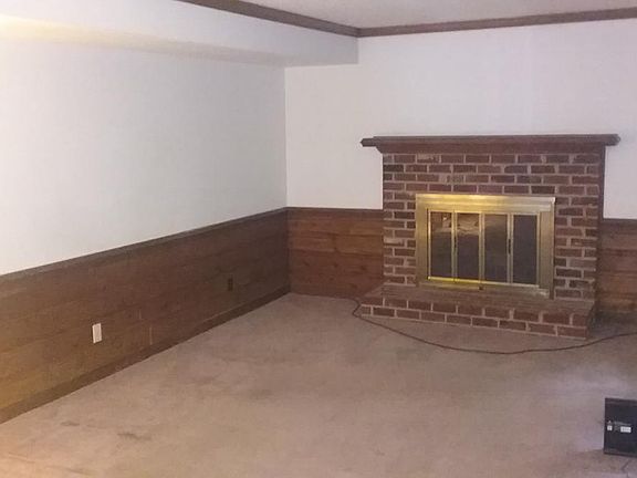 23' x 12' family room