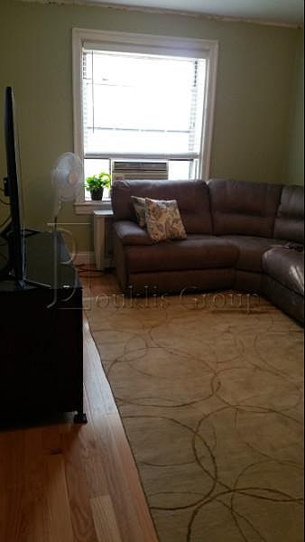 1st image of 3031 Hobart St APT 2M