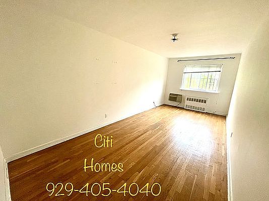 4th image of 23-23 41st St #1R