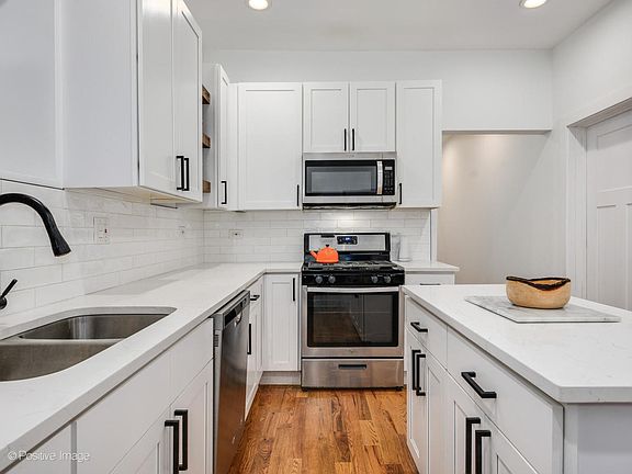 5th image of 3306 W Potomac Ave #1