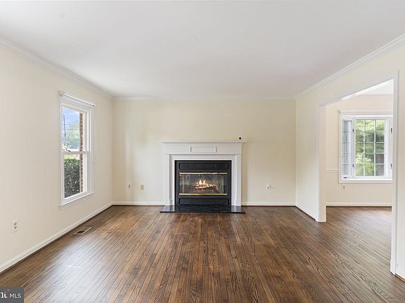 4th image of 15541 Baileys Ln