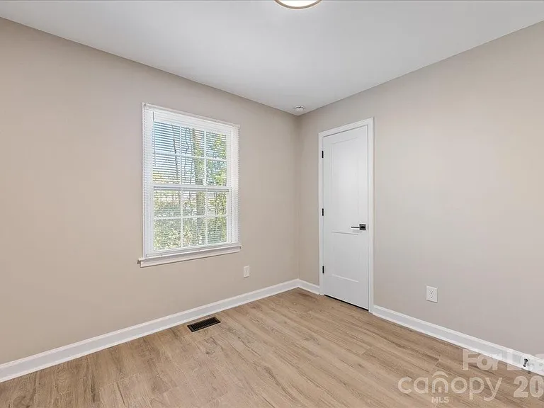 4700 Walden Ct — Photo 28