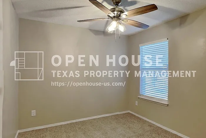 124 Stanford Dr — Photo 15