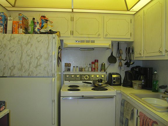 5th image of 133 Berkshire #F