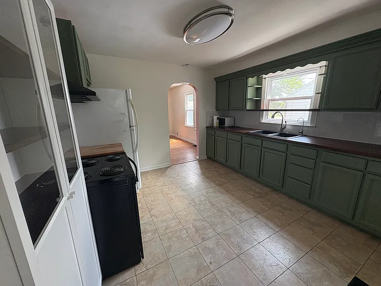 163 Highland Ave — Photo 10