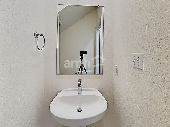5th image of 2726 Meadowood Hts