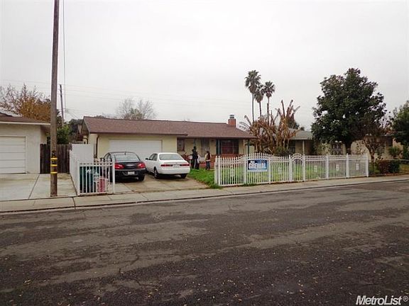 2nd image of 2828 Yellowstone Ave