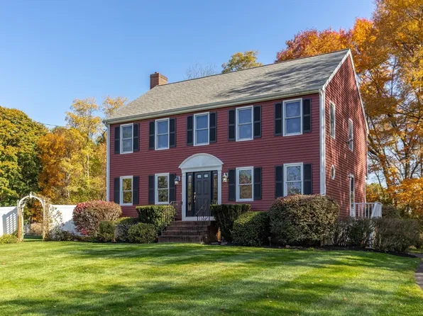 279 Prospect Hill St, Raynham, MA 02767