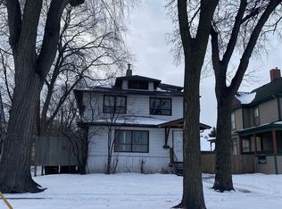 709 10th St S, Fargo, ND 58103