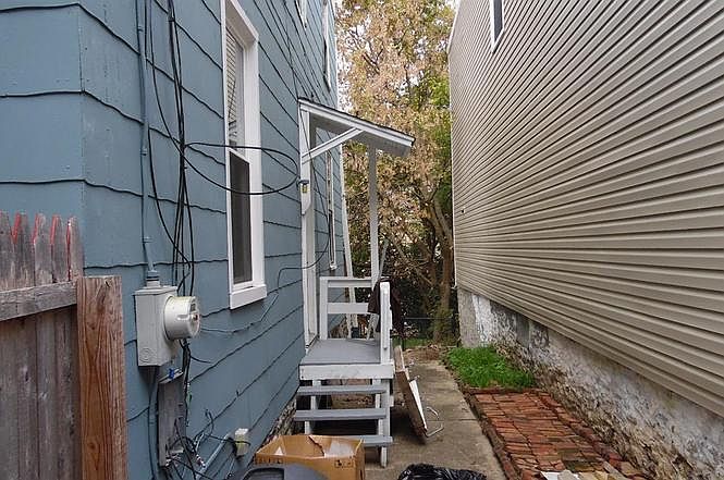 2nd image of 518 Tafel St #8