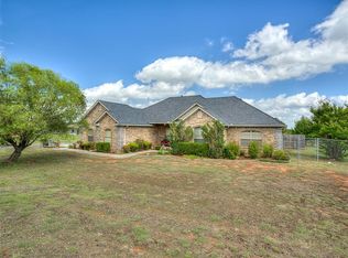 428 Summer Valley Rd, Blanchard, OK 73010