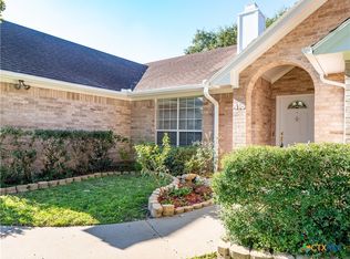 416 Charleston Dr, Victoria, TX 77904