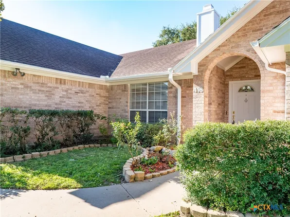 416 Charleston Dr, Victoria, TX 77904