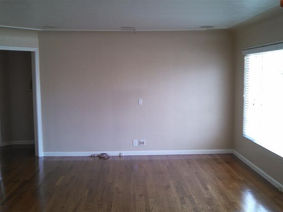 2nd image of 802 E North St