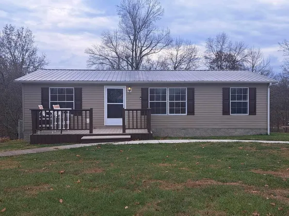 7111 Overlook Dr, Ashland, KY 41102