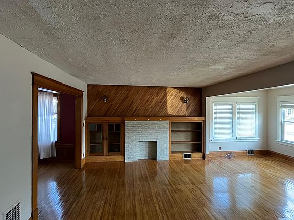 5th image of 234 Tacoma Ave #1