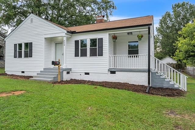 1st image of 208 Laurel Ave W