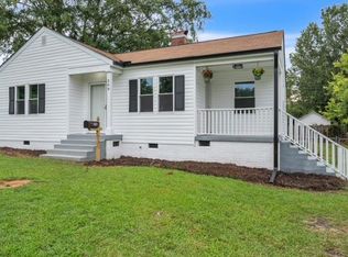 208 Laurel Ave W, Greenwood, SC 29649