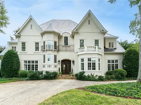 807 Sunset Dr, Greensboro, NC 27408