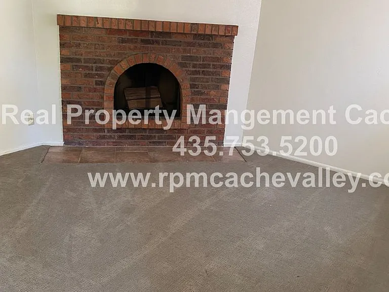271 Riverbend Rd — Photo 10