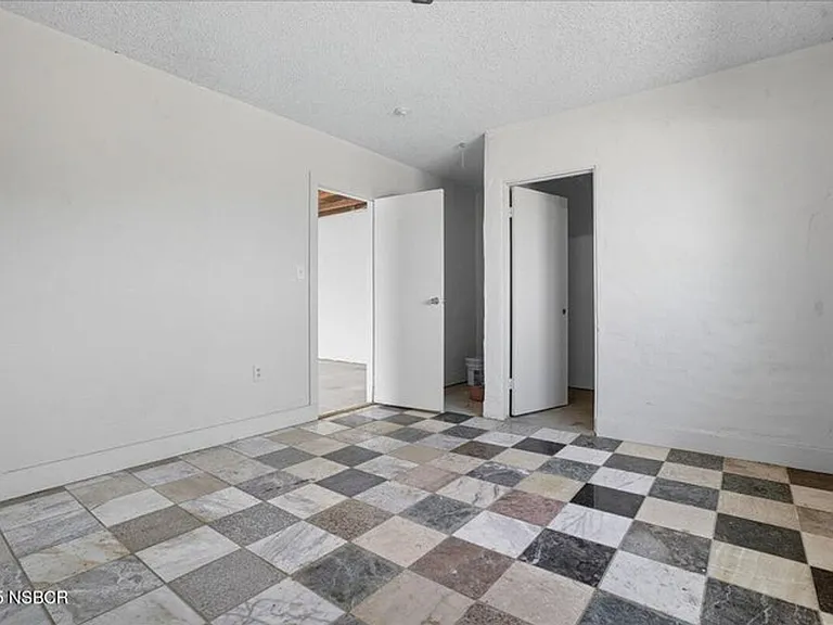 2935 E Clark Ave — Photo 19