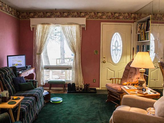4th image of 339 Clover Ln