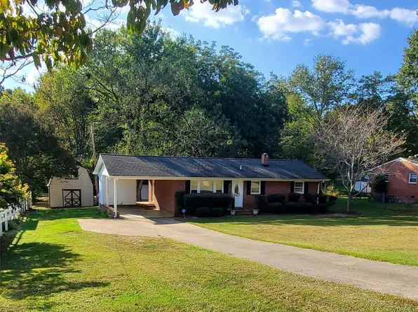 224 Elizabeth Ln, Dallas, NC 28034