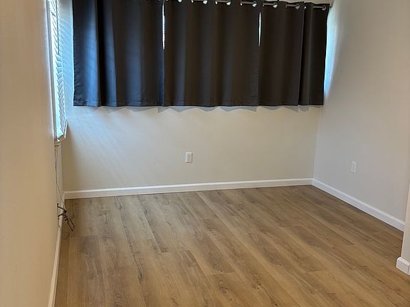 5th image of 11719 Prairie Ave #A