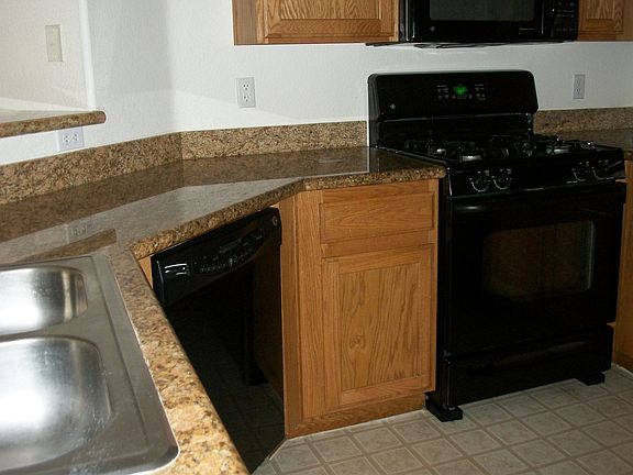 5th image of 5855 Valley Dr Unit 2040