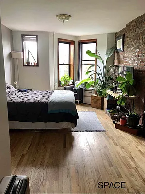 Rented by Space Real Estate | media 17