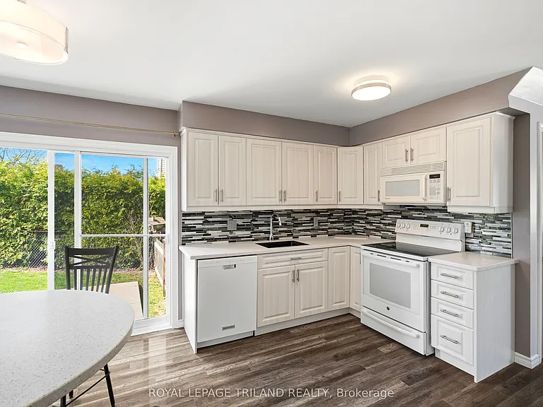 55 Sunrise Ct #A — Photo 5