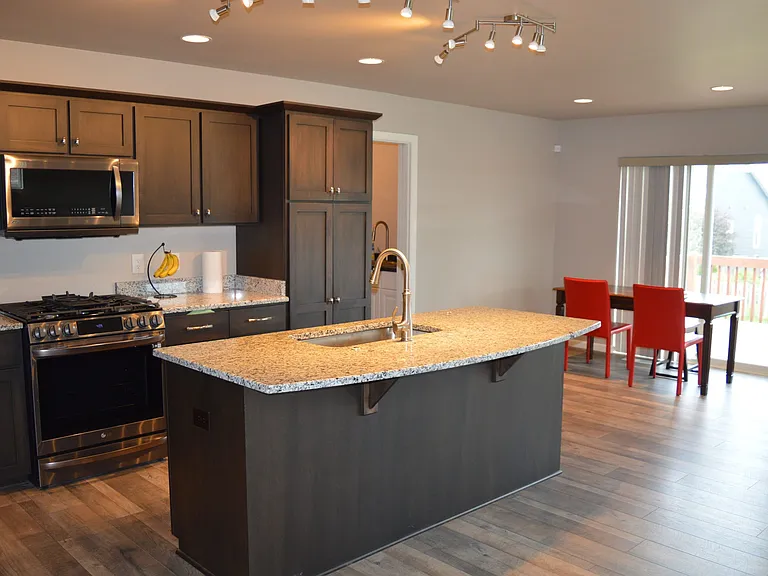 321 Alton Dr — Photo 17